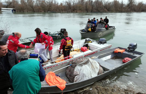 Рониоци тело детета нашли на дну међу грањем